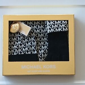 NEW Michael Kors Knit Hat Scarf Gloves Boxed Gift Set Black White Gold Logo